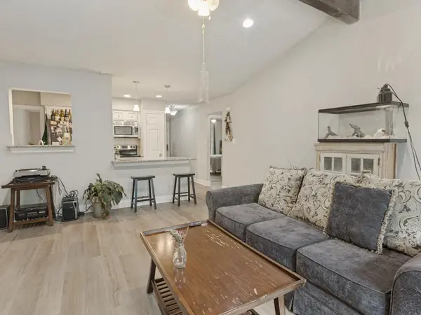 1006 Rolling Green DR, Round Rock, TX 78664