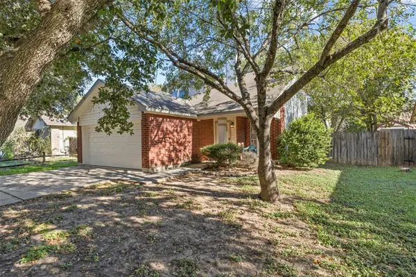 321 Zebra DR, Kyle, TX 78640