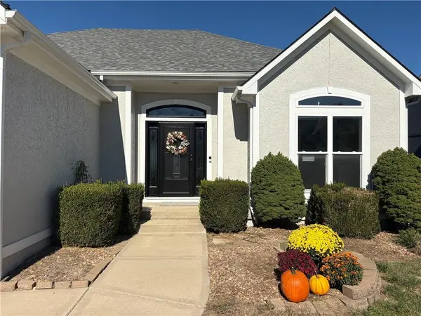 3004 SW SILVERSPUR LN, Lee's Summit, MO 64081