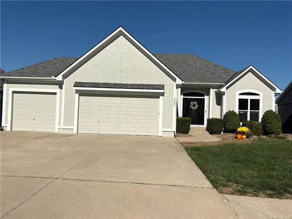 3004 SW SILVERSPUR LN, Lee's Summit, MO 64081