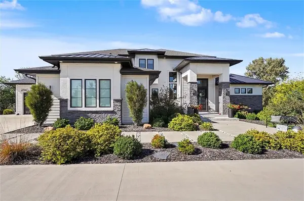 27550 W 120th PL, Olathe, KS 66061