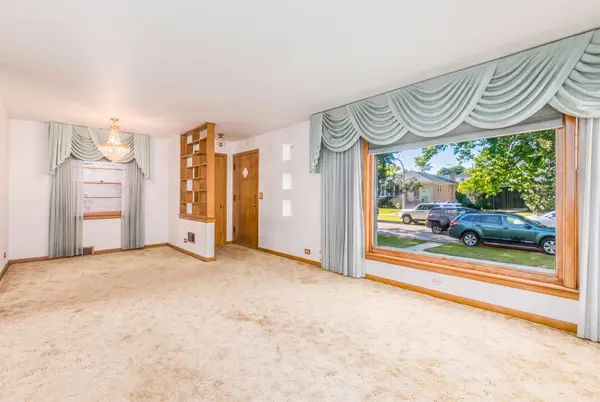 6519 N Oliphant AVE, Chicago, IL 60631