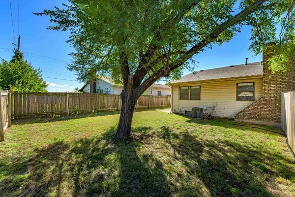 3150 S Pinecrest, Wichita, KS 67210
