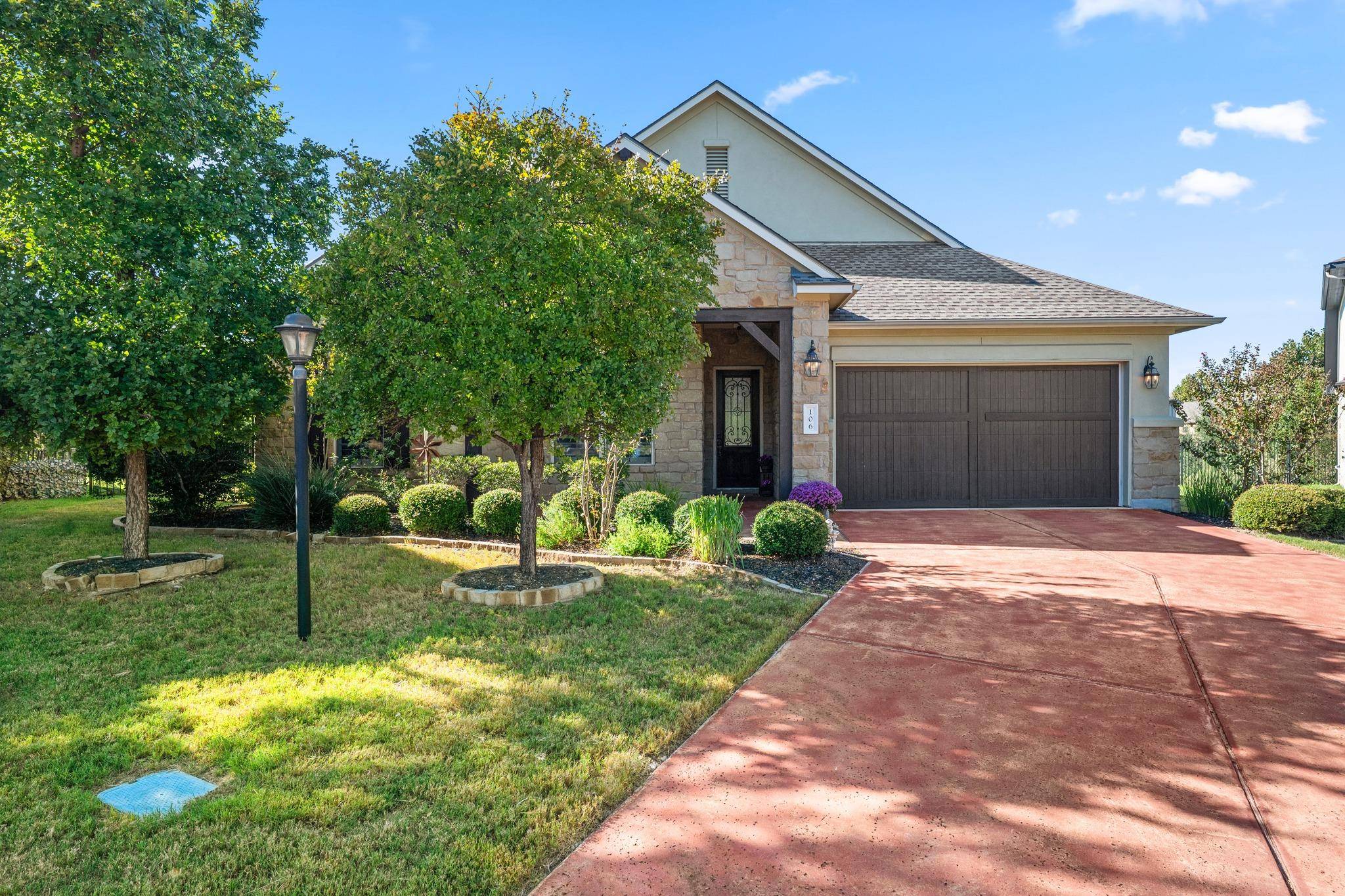 106 Edinburgh Isle CT, Lakeway, TX 78738
