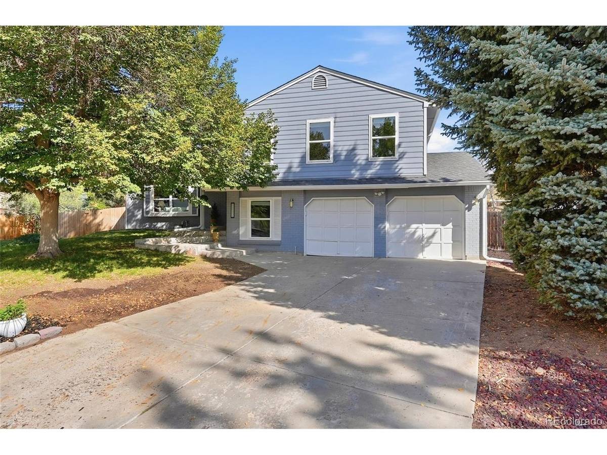 7742 S Penrose, Littleton, CO 80122