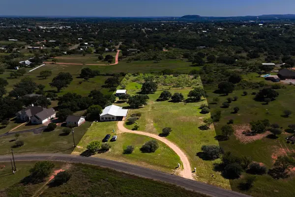 112 Centerfield, Llano, TX 78643
