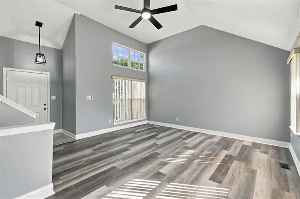 3809 Bernard Powell DR, Kansas City, MO 64127