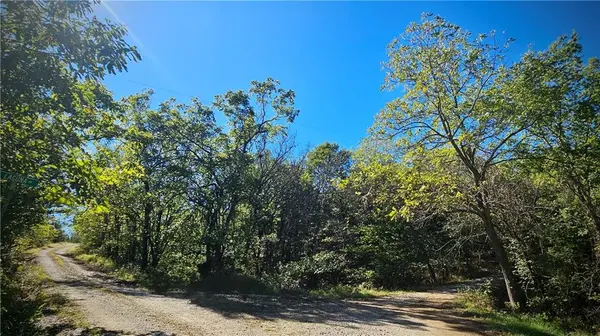 74 S Orchard LN, Mound City, KS 66056