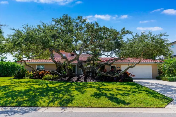 5376 SHADOW LAWN DR, Sarasota, FL 34242