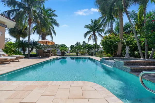 5376 SHADOW LAWN DR, Sarasota, FL 34242