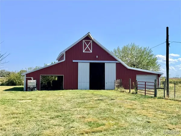9808 State Route 4, Lebanon, IL 62254