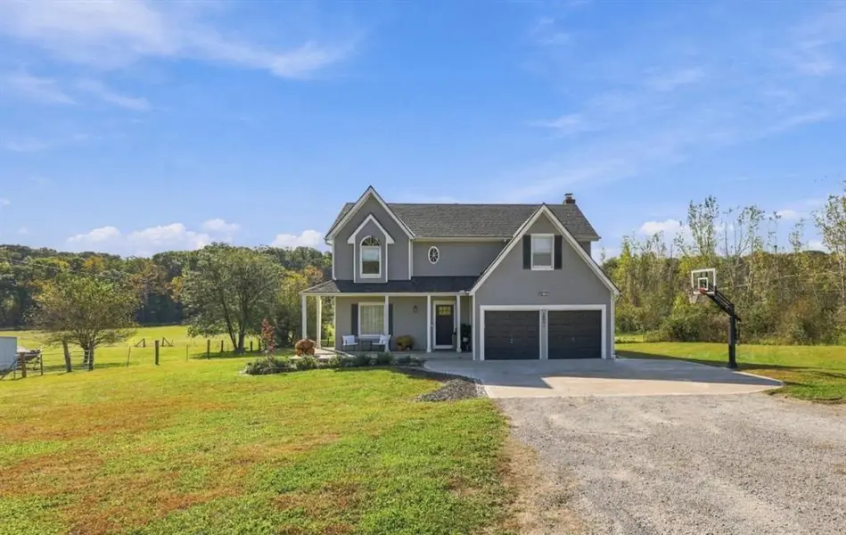10641 DONAHOO RD, Kansas City, KS 66109