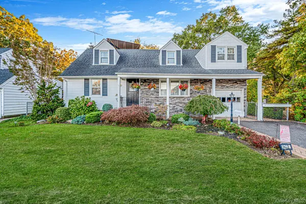 462 Hull ST, East Meadow, NY 11554