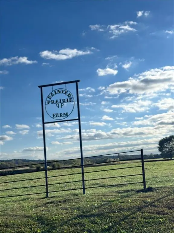 1637 N 700 RD, Baldwin City, KS 66006