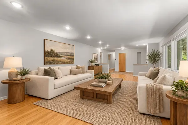8711 W 123rd ST, Palos Park, IL 60464