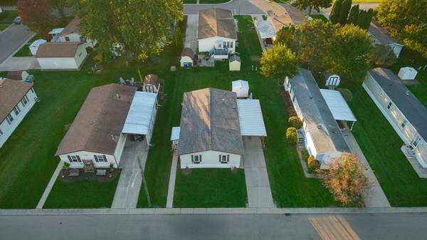 1035 SPRINGDALE LN, Dekalb, IL 60115
