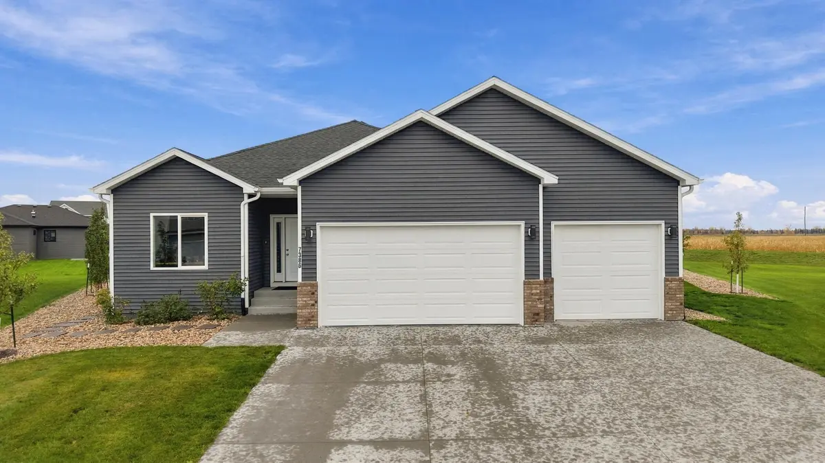 7386 28th ST S, Fargo, ND 58104