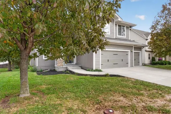 505 SW Webster DR, Blue Springs, MO 64014