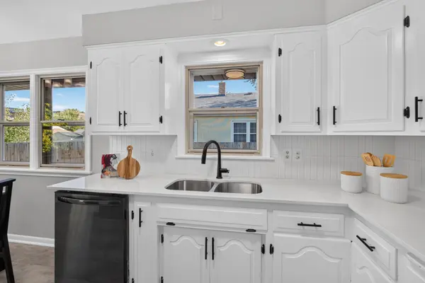 1031 Bayard AVE, Saint Paul, MN 55102