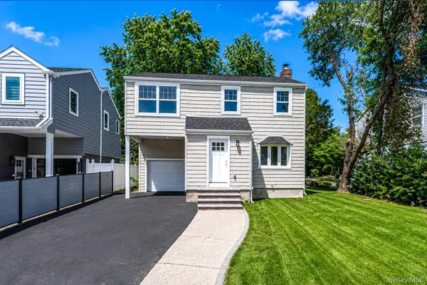 52 Norfeld BLVD, Elmont, NY 11003