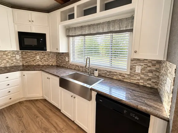 807 Old Coupland RD, Taylor, TX 76574