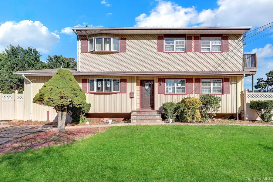 247 Delaware AVE, Bay Shore, NY 11706