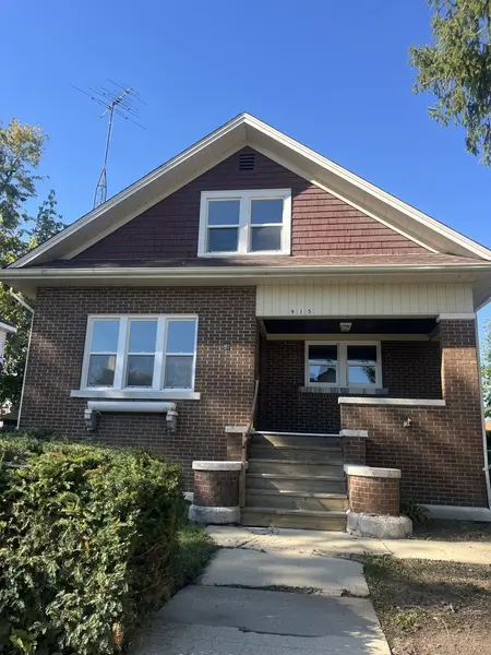 915 N Vine ST, Joliet, IL 60435