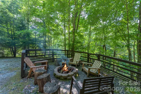 20 Gardenside RD, Mars Hill, NC 28754