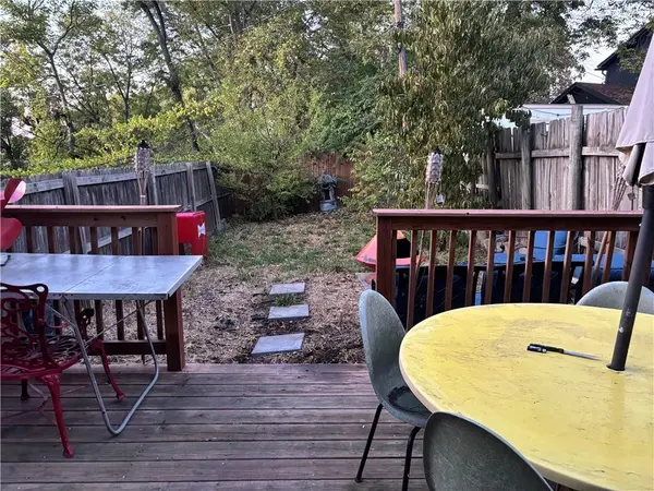 808 W 29th ST, Kansas City, MO 64108