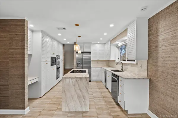 1 Yale DR, Manhasset, NY 11030