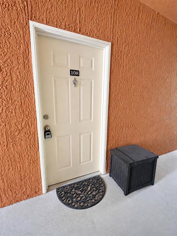 8824 VILLA VIEW CIR #108, Orlando, FL 32821