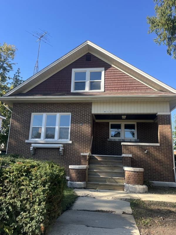 915 N Vine ST, Joliet, IL 60435