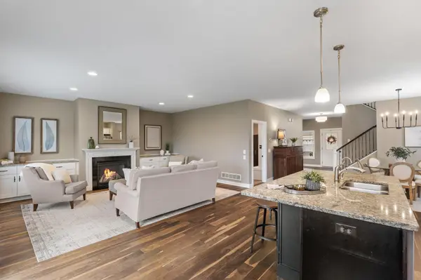 9060 Degler CIR, Chanhassen, MN 55317