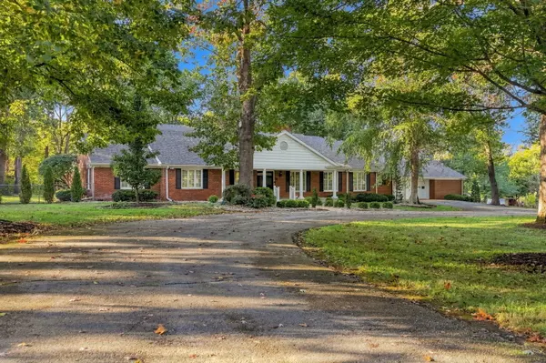 914 W Summit ST, Bolivar, MO 65613