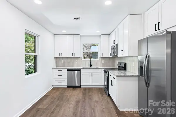 530 Burge Mountain RD, Hendersonville, NC 28792