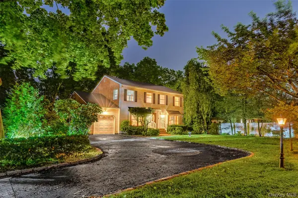 21 Nottingham CT, Nesconset, NY 11767