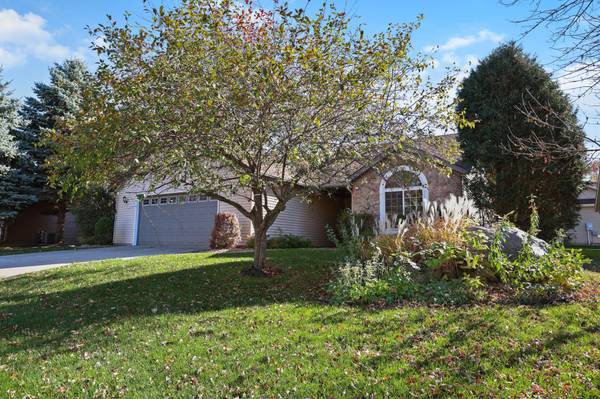 1004 Oak Pond DR, Sartell, MN 56377