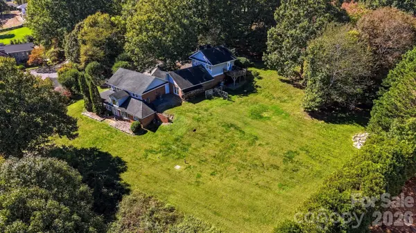 14 Sand Bar DR, Taylorsville, NC 28681