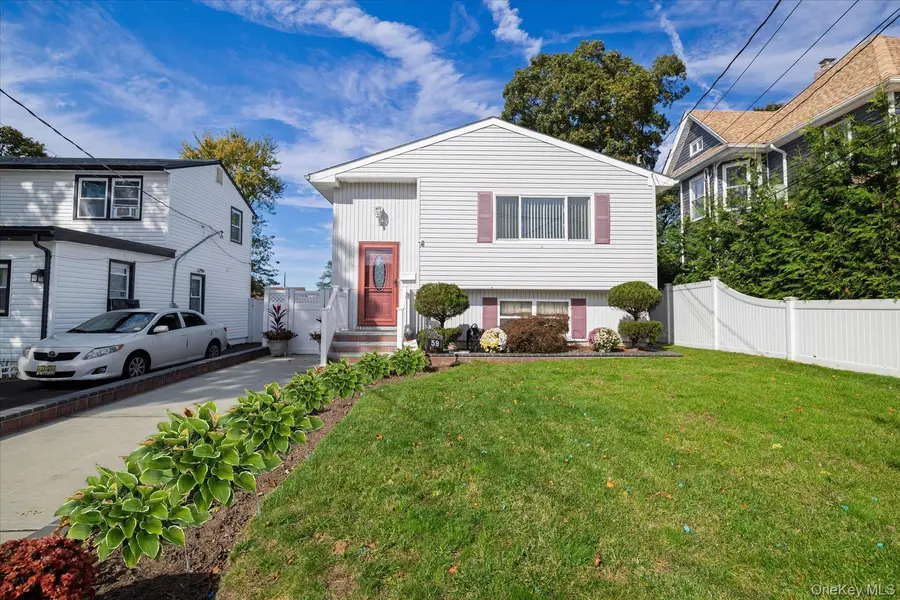 59 Harris AVE, Freeport, NY 11520