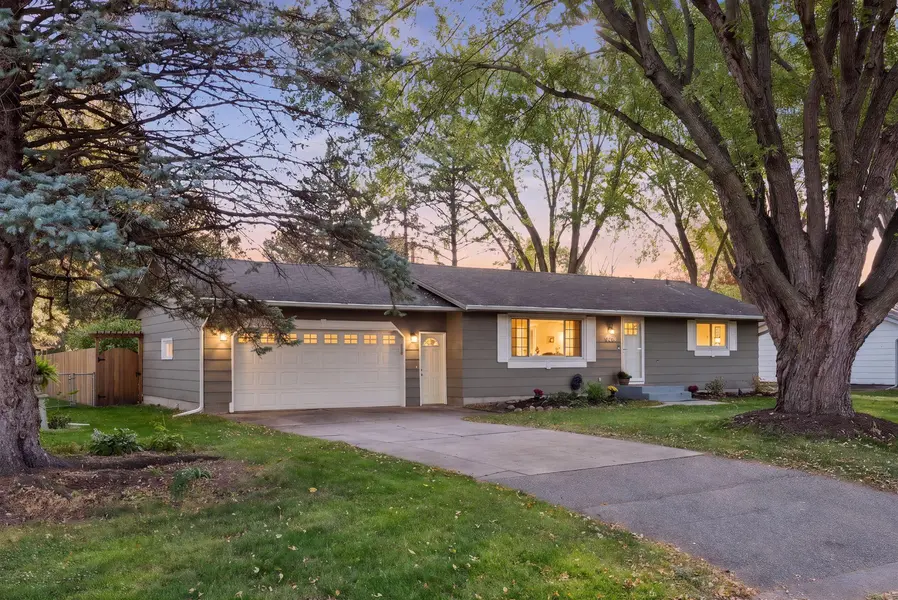 10036 Nathan LN N, Maple Grove, MN 55369