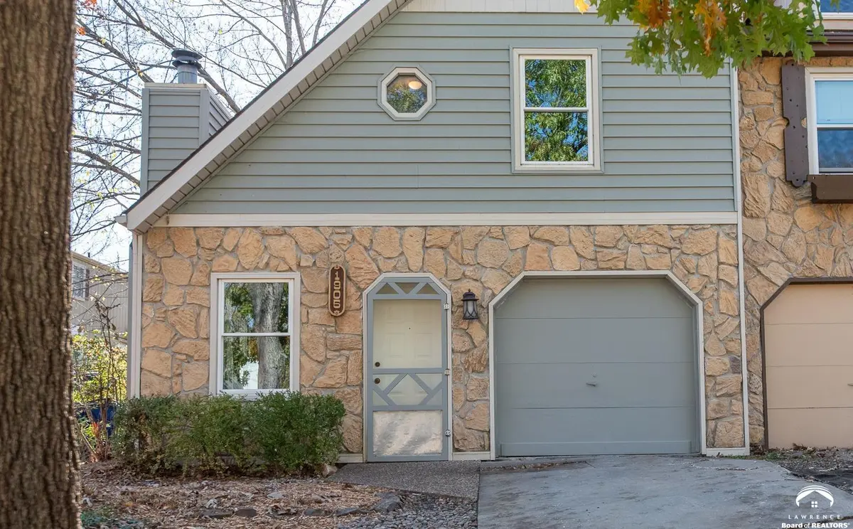 1905 W 3rd TER, Lawrence, KS 66044