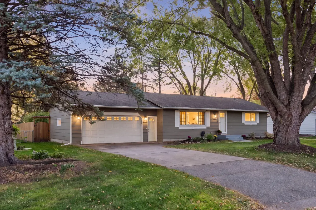 10036 Nathan LN N, Maple Grove, MN 55369