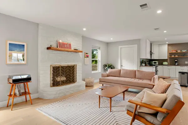 2704 Little John LN, Austin, TX 78704