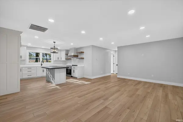 797 Rolling Hills Estate DR, Washington, IN 47501-7530