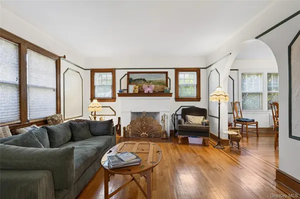 26 Baker Hill RD, Great Neck, NY 11023