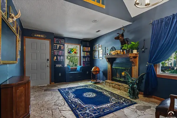 1905 W 3rd TER, Lawrence, KS 66044