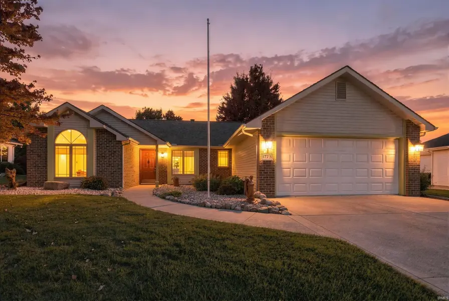 1773 E Ravenwood LN, Columbia City, IN 46725