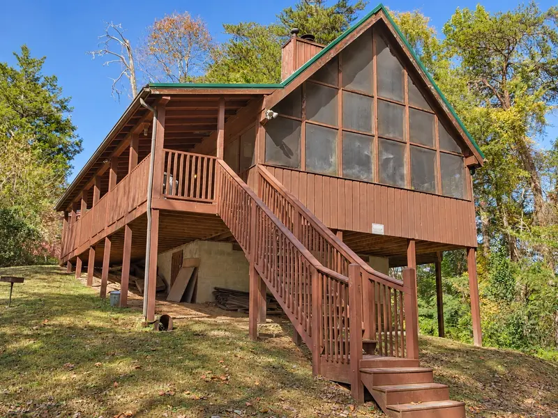 1502 Ridgecrest Dr, Sevierville, TN 37876