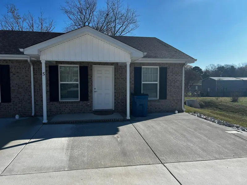 603 Oakdale St #3, Manchester, TN 37355