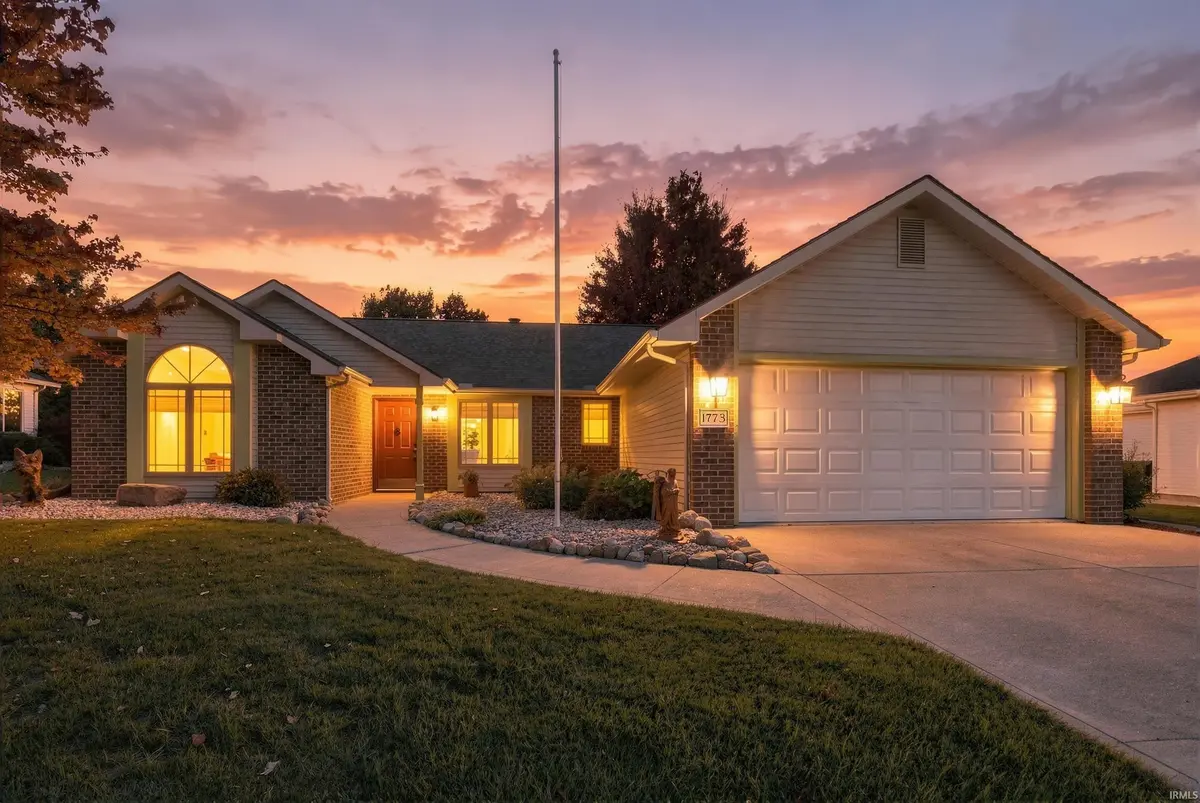 1773 E Ravenwood LN, Columbia City, IN 46725